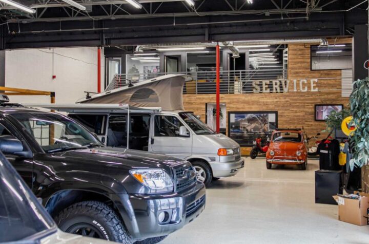 luxury car dealer Lakewood CO